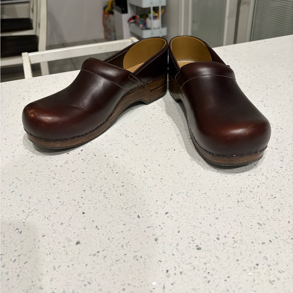 DANSKO MENS CLOG SIZE 47 US 13.5- 14 dark brown